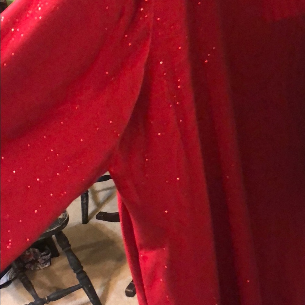 Pretty Red Top - Picture 4 of 4